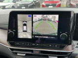 【アラウンドビューモニター】周囲を見渡せる映像で、スムースな駐車をサポートします
