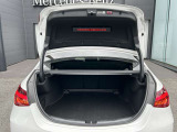 スタッフ全員が自動車保険の資格を保有しており、万が一の事故の際のサポート体制を整えております。
