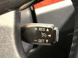 【クルーズコントロール】高速道路もラクラク走行。アクセルを離しても一定速度で走行ができ、長距離運転時の負担を軽減!加速・減速も簡単なスイッチ操作で調整できます。