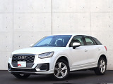 アウディ Q2