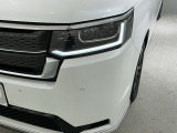 LEDヘッドライトは、点灯の瞬間から最大光量を発揮し、突然暗くなるトンネルなどでの安定感を高めます。