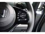 Hondaセンシングの機能のひとつ、アダプティブクルーズコントロール付!アクセルから足を離しても設定したスピードと前車との車間を保ち走行してくれます!車線維持もアシスト☆高速道路で疲労軽減ですね☆