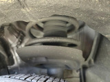 お車を安心してお乗りいただく為には、足回りの定期点検が欠かせません。サービスサポート(有償保証)では無料点検もご提供しており、安心のカーライフをお過ごしいただけるサポート体制が整っています。
