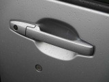 スマートキーも付いてます!雨の日や荷物の多いときでもドアの開け閉めラクラク便利です