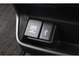 USBオーディオ用ソケットがついていますので携帯電話などを接続すれば音楽等の再生が可能です!
