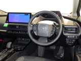 運転席まわりです。 各操作スイッチは使いやすい位置に配置されてます。