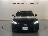 走りを感じさせるワイド&ローのプロポーション!シャープなノーズを強調するスピンドルグリルも印象的です!
