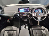 ☆センターパネルを運転席側に僅かに傾けたBMW独特のインパネ☆【駆け抜ける歓び】はここからもスタートしております☆