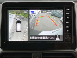 アラウンドビューモニター装備!空から見ているような映像によって不慣れな場所での車庫入れや縦列駐車等はもちろん狭い道でのすれ違いも安心♪