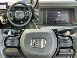 クルーズコントロール、ステアリングリモコンスイッチも付いておりますので運転中の操作も楽々ですよ!