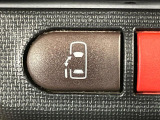 【パワースライドドア】スマートキーや運転席のスイッチでスライドドアの開閉が可能♪電動だから力を入れてドアを開ける必要が無く、小さいお子様でも、重い荷物を持っている時もラクに開け閉めできます♪