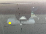【ホンダセンシング】走行中に前方の車両等を認識し、衝突しそうな時は警報とブレーキで衝突回避と被害軽減をアシスト。より安全にドライブをお楽しみいただけます。