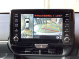 パノラミックビューモニター付きです。車両を上から見たような映像をディスプレイオーディオ画面に表示。運転席からの目視だけでは見にくい、車両周辺の状況をリアルタイムでしっかり確認できます。