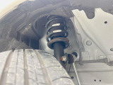 お車を安心してお乗りいただく為には、足回りの定期点検が欠かせません。サービスサポート(有償保証)では無料点検もご提供しており、安心のカーライフをお過ごしいただけるサポート体制が整っています。