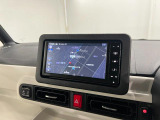 初めての場所でも安心して運転できますね。画面も見やすく、操作も簡単です。さらに、バックカメラも搭載されており、快適なドライブが可能ですね