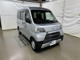 広々とした車内空間に優れた燃費性能。更にデザインも上質で人気のお車です!