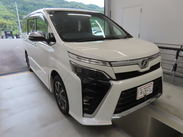 トヨタ ヴォクシー 