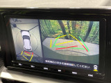 【パノラミックビューモニター】専用のカメラにより、上から見下ろしたような視点で360度クルマの周囲を確認することができます☆死角部分も確認しやすく、狭い場所での切り返しや駐車もスムーズに行えます。