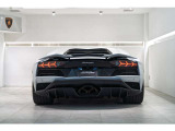 Bianco IsiBicolor S-trimDione Forged rims 20/21high gloss blackBrake calipers in orangeTransparent Engine BonnetExterior Style PackageFully electric and heated seatsRearCamera