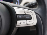 ◆アダプティブクルーズコントロール◆予め設定した車速内でクルマが自動的に加減速。前走車との適切な車間距離を維持しながら追従走行します。【LKAS】車線維持支援システムでステアリング操作を支援。