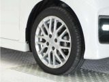認定中古車では、厳しいHonda認定基準をクリアした厳選されたHonda認定中古車のみ、取り扱っております。「ご購入前の安心」「納車後の信頼」を車両と一緒に提供しております。