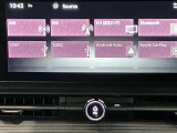 コネクテッドナビゲーションです♪目的地まで案内するナビゲーション機能の他にAPPLE CarPlayも搭載♪フルセグ画質で楽しめるTVやBluetooth 多彩な機能が満載で運転を快適にサポートしてくれます☆