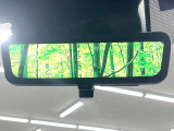 【デジタルインナーミラー】後席の大きな荷物や同乗者で後方が確認しづらい時でも安心!カメラが撮影した車両後方の映像をルームミラー内に表示。クリアな視界で状況の確認が可能です!
