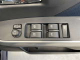 パワーウィンドウスイッチで運転席から全席の窓の開閉ができます♪