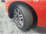 タイヤサイズは215/45R17です