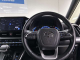 先進性と高級感あふれるコックピットを演出。誰がハンドルを握っても運転しやすい、開放的な視界が魅力です☆