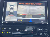 【パノラミックビューモニター】専用のカメラにより、上から見下ろしたような視点で360度クルマの周囲を確認することができます☆死角部分も確認しやすく、狭い場所での切り返しや駐車もスムーズに行えます。
