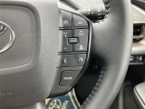 レーダークルーズコントロール(全車速追従機能付)付きです。車速に応じて追従支援してくれるので、ロングドライブも快適です。詳細は販売店スタッフまでおたずねください。