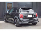 【MINI NEXT 認定中古車】安心の保証プログラムや延長保証など、MINI NEXT車両をご購入いただいたオーナーの皆様に、より快適なMINIライフを楽しんでいただくためのユニークなサービスをご用意しております。