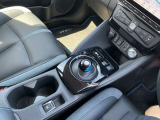 電動パーキングブレーキです。シートヒーターも付いています。