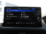 センターパネルにスッキリと収まった純正オーディオ(フルセグTV/Bluetooth Audio対応)です。お気に入りの音楽を聴きながら楽しいドライブをお楽しみくださいね。