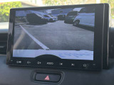 バックカメラ搭載なので後方時に車体後ろが確認出来る為、運転の苦手な方やたまに乗る方でも安心して車庫入れが出来ます☆