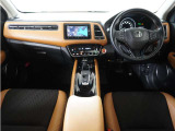 ◆視界広々で非常に運転しやすくロングドライブでも疲れを感じさせないすっきりとまとまったインパネ周りです。