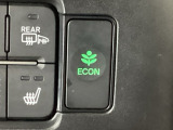 ★ECONスイッチ★ エコドライブを加速しよう!スイッチをONにすると、運転の仕方によるロスを抑え込み燃費をよくするようクルマが頑張ります(*^ー^*)燃費向上にチャレンジ♪