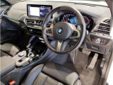 ☆センターパネルを運転席側に僅かに傾けたBMW独特のインパネ☆【駆け抜ける歓び】はここからもスタートしております☆
