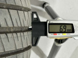 夏タイヤの残り溝は6.9mmです。スリップラインからは5.3mmとなっております。