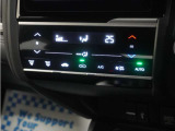 フルオートエアコン搭載。好みの温度に設定するだけで、風向や風量を自動でコントロール!いつでも快適な車内環境に。