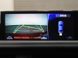 バックモニターで、後方を確認しながら安心して駐車することができます。運転初心者も熟練者も必須の機能ですよ!