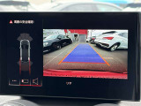 ●バックカメラ『駐車や後方の視界をサポートするための重要な機能です。多くのモデルに標準装備またはオプションとして搭載、リアバンパーに取り付けられたカメラが後方の映像を車内のディスプレイに表示します』