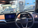 ステアリングや各スイッチの位置など少しでもドライバーの疲労を低減する様な配置となっており効率の良い操作性が可能です