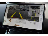 バックカメラおよびガイドライン表示が装着されていますので、車庫入れが苦手な人でもアシストしてくれます。