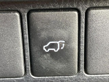 【パワーバックドア】スマートキーや運転席のボタンを押すだけでリアゲートが自動で開閉します!荷物を持っている時や、高い位置にあるバックドアを閉める際に便利な機能です♪