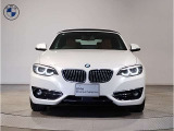 【キドニーグリル】BMWは約90年もの間、ほぼ全ての車両にひと目でBMWだと分かるこの特徴的なフロントグリルが備えられ、デザイン・アイコンとして親しまれてきました。