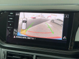 バックカメラ、障害物センサー&ldquo;パークディスタンスコントロール&rdquo;、駐車アシスト機能&ldquo;パークアシスト&rdquo;を装備。縦列駐車も怖くない!