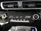 オートエアコンを装着しておりますので車内をお好みの快適な温度に保つことが可能です!