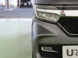LEDヘッドライトは、点灯の瞬間から光量を発揮し、突然暗くなるトンネルなどでの安定感を高めます。